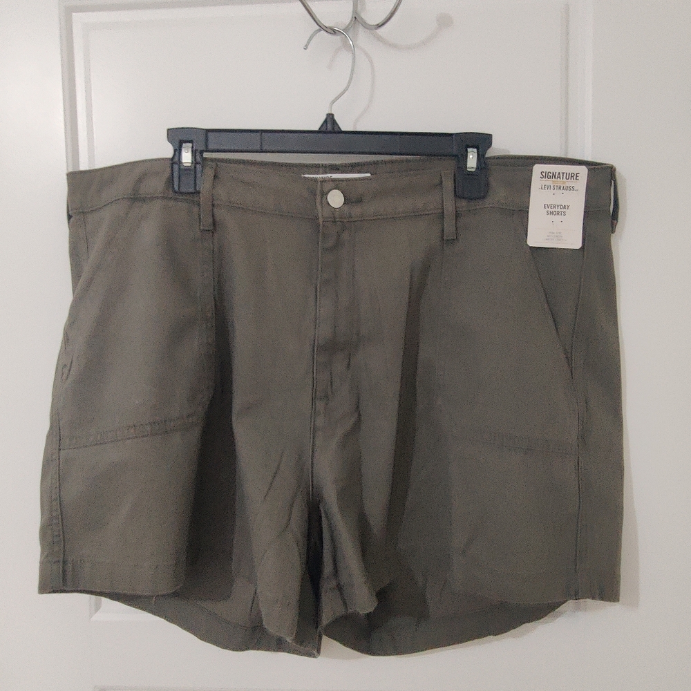 Levi Strauss Signature Gold Everyday Shorts Women's 20/W35 Green NWT